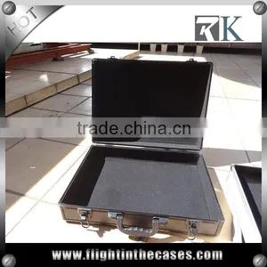 Aluminum Laptop Case thumbnail-1