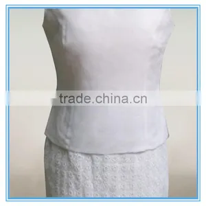 Fashion White Embroidered Design 3-Piece Skirt And Blouse Sets thumbnail-3