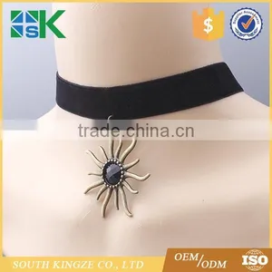 Female Star Style Black Velvet Belt Sun Pattern Simple Antique Lace Choker Necklace thumbnail-2