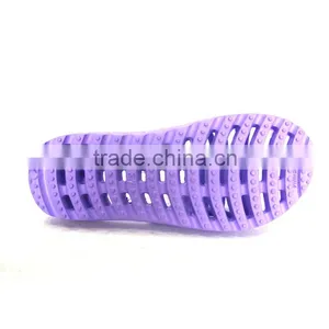 Breathable and Comfortable Soft Women Bathroom Slippers thumbnail-5