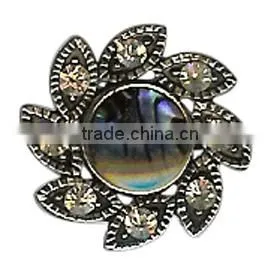 Gorgeous Simple Flower Design Wedding Silver Ring Lady Inlaid Shell Flower Ring Stylish Flower Shape Diamond Ring thumbnail-1