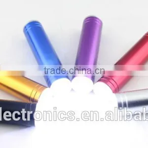 New Stylish LED Torch Light Custom Laser Engraving Logo Optional Capacity Cylinder Shape Mobile Power Bank thumbnail-4