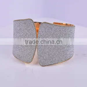 Free Sample Factory Wholoesale 2016 Gold Palm Cuff Bangle thumbnail-1