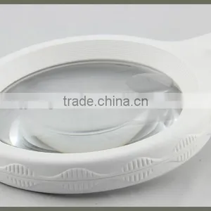 Illuminating Handle Magnifier thumbnail-1