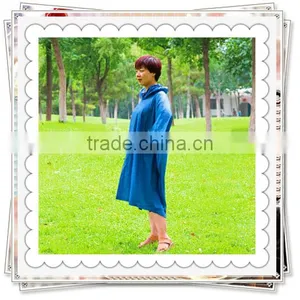 Adult Clear PVC Rain Poncho With Hood thumbnail-4