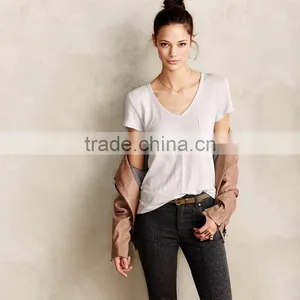 Customized Made Cheap V-neck Short Sleeve Cotton Blank Pocket T-shirt in Different Color thumbnail-1