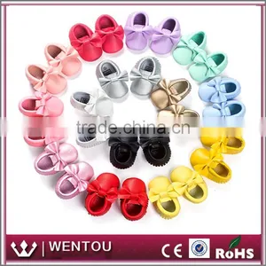 Wholesale Fashionable Bow Leather Baby Moccasins With Tassels thumbnail-1