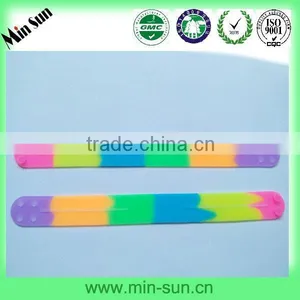 2013 New Products Cheap Custom Silicone Bracelets Made in China thumbnail-1