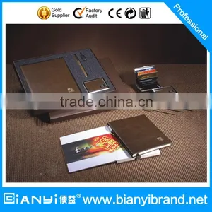 Gift Set With Leather Keychain/Pen/Name Card Holder in Box thumbnail-1