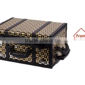 Makeup Case Lights Mirror Professional Makeup Trolley Case Beauty Case With Pattern thumbnail-2
