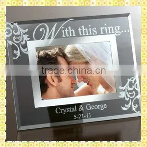 Handcrafted Engraved Glass Painting Photo Frame For Hotel Decoration thumbnail-1