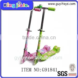 Kids Pedal Kick Scooter With Light thumbnail-5