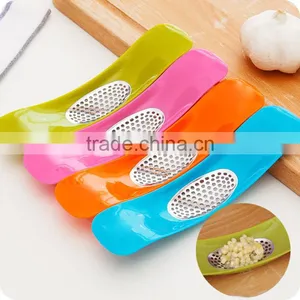Plastic Garlic Crusher thumbnail-1