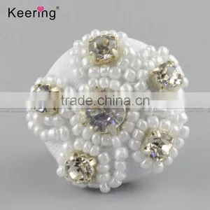 Wholesale Fashionable White Round Rhinestone Buttons for Clothing WBKA-295 thumbnail-1