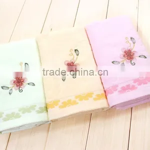 100% Cotton Yarn Flower Personal Design Luxury Embroidered Face Towels thumbnail-1