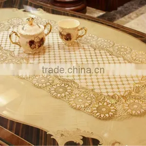 30cm x 46cm PVC Lace Oval Doilies Placemat thumbnail-1