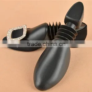 Customized Logo Plastic Shoe Tree thumbnail-2
