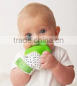 Silicone Munch Mitt thumbnail-2
