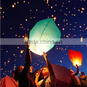 2015 Cheap Eco-friendly Fire Sky Lanterns Wholesale Flying Chinese Paper Festival Blessing Sky Lanterns thumbnail-1