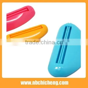 3pcs Promotional Plastic Mini Toothpaste Squeezer Dispenser thumbnail-2