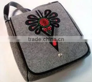 Best Selling Eco-friendly Handmade Decorated Felt Hand-bag thumbnail-1