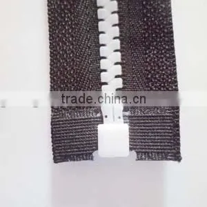 5# Plastic Resin YKK Teeth Zipper Open End Zipper New Style Zipper Coate Zipper thumbnail-4