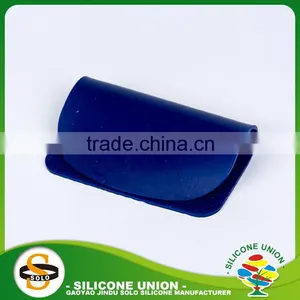 Hot Selling Silicone Kitchen Utensil Useful Eco-friendly Figure Shape Silicone Kitchenware thumbnail-3