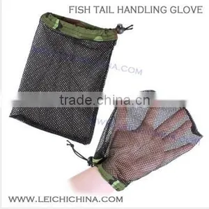 Easily Catch and Release Fish Tail Handling Fishing Gloves thumbnail-1