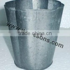 Designer Metal Garden Planter thumbnail-1