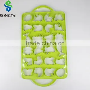 Plastic Animal Shape Biscuit Cutter Set thumbnail-1