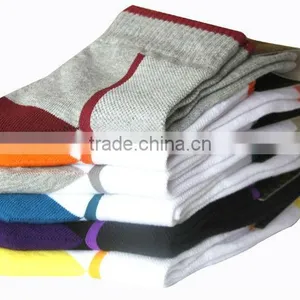 New Women Pretty Knitting Pattern Socks thumbnail-1