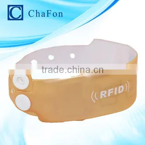 Programmable Adjustable UHF Wristband Active Rfid Wristband thumbnail-1