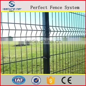 Pvc Coated Decorative Welded Bending Triangular Wire Mesh Fence thumbnail-1