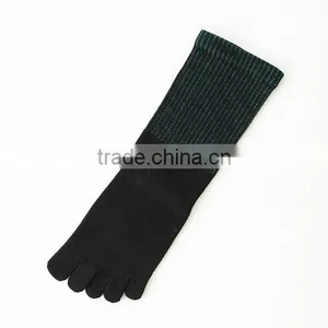 China Socks Manufacturer Custom OEM Design Woman Comfortable Cotton Sox Plain Cable Knit Five Toes Pilates Yoga Sock thumbnail-4