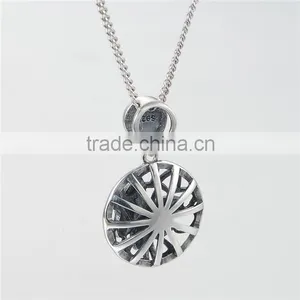 New Fashion Butterfly Round Silver Metal Pendant With Red Crystal thumbnail-2