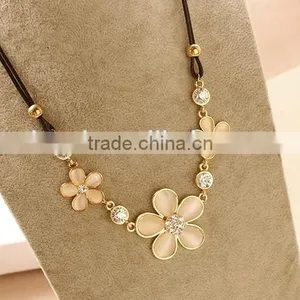 Women Elegant Necklace With Alloy Ang Crystal Good Gifts for Wife/girlfriend thumbnail-1