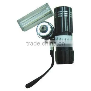 9 LED Flashlight thumbnail-1