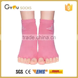 Five Toe Women Dew Toe Cotton Yoga Socks Wholesale thumbnail-1