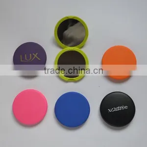 Folding Small Plastic Pocket Mirror thumbnail-1