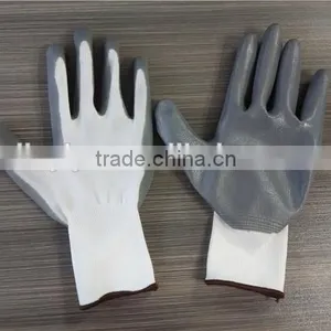 High Quality 13 Gauge 45g 10' Gray Nitrile Coated White Nylon Industrial Working Glove thumbnail-1