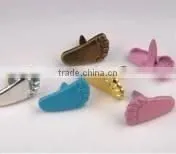 Feet Brads thumbnail-1