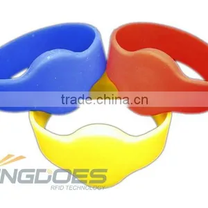 125KHz RFID Silicone Bracelet thumbnail-1