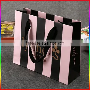 Custom Luxury High Quality Clothes Paper Bag thumbnail-1