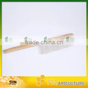 2ws Bee Brush Bristle Wood Handel; Hotsale Bee Brusher , thumbnail-2