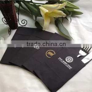 Airlaid Dinner Napkin With a Bag for Cutlery thumbnail-2