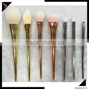 RT High Quality Makeup Brushes Set With PET Box Packing thumbnail-1