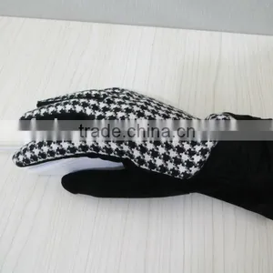 New Style Wool Gloves for Women With Beautiful and Cute Embroidery thumbnail-1