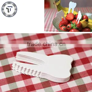 Tooth Shape Fruit Fork thumbnail-1