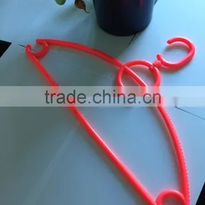 PH-114 Manufacturer Provide Plastic Clothes Hanger With Competitive Price thumbnail-2