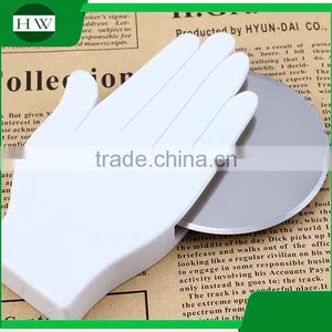 Promotional Gifts Wholesale Hand Shaped Plastic Pizza Cutter Fork thumbnail-4